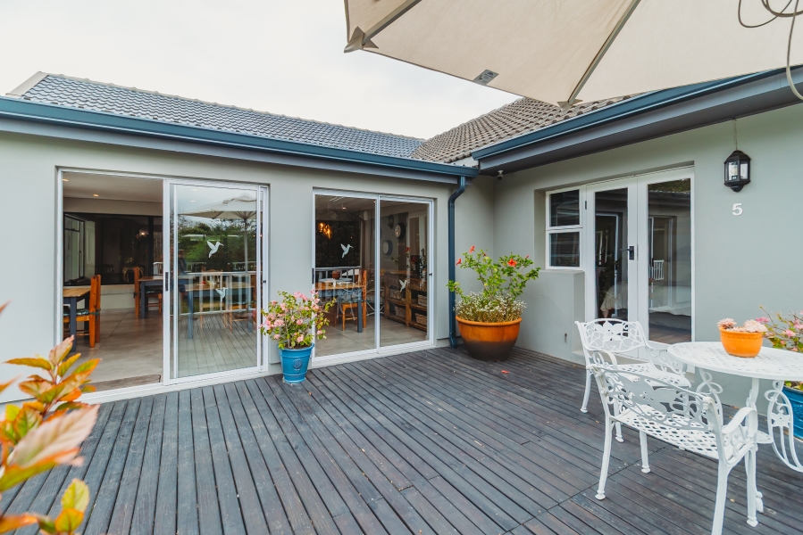 6 Bedroom Property for Sale in Heatherlands Western Cape